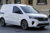 日産の小型商用車『タウンスター』、ロングホイールベース登場…航続275kmのEVも設定 画像