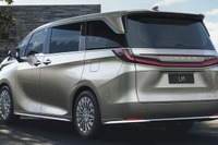 レクサス LM 新型、11月英国納車開始…2列シートの4名乗りも設定 画像