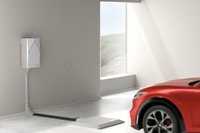 日本市場にワイヤレスEV充電器、エネチェンジが実用化を検討 画像