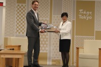 EV推進で意気投合、メルセデスベンツ会長が小池知事を訪問…東京に必要なインフラは? 画像