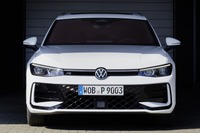 VW パサート・ヴァリアント 新型、EVモード100kmのPHEV設定…IAAモビリティ2023で発表へ 画像