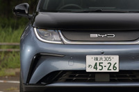 300万円を切れば経済誌も納得!? BYD ドルフィンは「普及型EV」の先駆けとなるか 画像