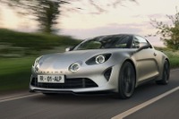 F1の最先端技術を投入! アルピーヌに限定車『A110Sエンストン』登場…カーボンパーツ装備など 画像
