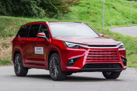 『LX』よりも長い!レクサスの3列シートSUV『TX』も日本初公開、導入の可能性は…? 画像