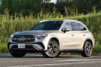 【メルセデスベンツ GLC 新型試乗】高級の何たるかを知るメルセデス。GLCはやはり抜きんでた一台だ…中村孝仁 画像