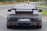 ポルシェ『911』がついにハイブリッド化!「911 GTS」はモーターアシストで700psか 画像