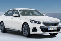 BMW 5シリーズ 新型に高性能PHEV仕様、「550e」は489馬力　11月に欧州で発売 画像