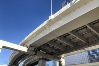 高速の逆走や誤進入が続出、ビッグモーターが再び紙面に…新聞ウォッチ週末エディション 画像