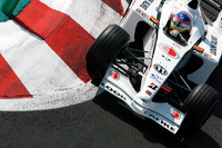 混乱するF1移籍市場---真夏に燃えるストーブリーグ 画像