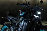 ヤマハのスーパーネイキッド『MT-09』新型、日本発売は24年春以降に ミラノショーで初公開 画像
