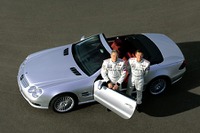 メルセデスベンツ『SL55AMG』がどんなにすごいか……わかりやすく見せます 画像