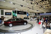 【上海モーターショー09】VWブースは 新型パサート & ゴルフ に環境技術 画像