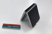 誰が呼んだか「ベンツフォン」、再来モデルのGalaxy Z Flip5 Retroを韓国で見てきた 画像