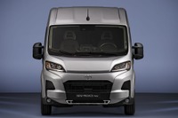 トヨタの新型商用車はフィアット『デュカト』と兄弟車、EV版は航続420km 2024年欧州発売 画像