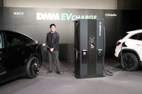 テスラユーザーも変換アダプターなしで使える充電器、DMM EV CHARGEが2024年度から順次国内展開 画像