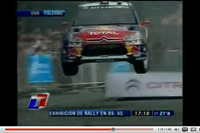［動画］WRC ローブ、市街地で白煙まみれ 画像