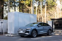 パワーエックス、初の経路型EVチャージステーションを“牧場”に設置 画像