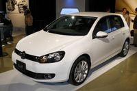 【VW ゴルフ 新型発表】180cm+・90kg+チェック…後席はアジアを考慮か 画像