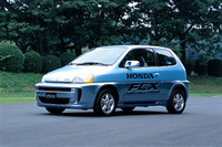 燃料電池の市場予測---2010年に自動車が725億円、多いか少ないか 画像