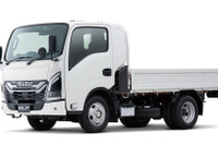 いすゞ エルフ、広々キャビンの新モデルを追加…国内小型トラック初 画像