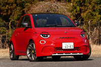 【アバルト 500e 新型試乗】擬似エンジンサウンドが痛快か?というと…中村孝仁 画像