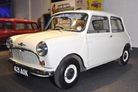 MINI がメモリアルバースデー…50周年 画像