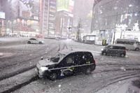 関東甲信で大雪、東名・首都高など「予防的通行止め」実施［新聞ウォッチ］ 画像