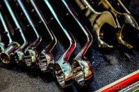 「めがねレンチ」を正しく使いこなす 愛車のメンテに必要不可欠! 画像