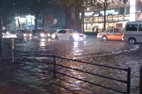 【自動車豆知識】ゲリラ豪雨から愛車を守る---保管・運転・冠水 画像
