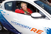 マツダ、ノルウェーで水素自動車 RX-8ハイドロジェンRE を公開 画像