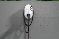 ルノー、EV向け新型充電ボックス生産開始…双方向充電も可能 画像