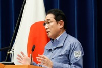 株価は史上最高値、岸田内閣と自民党支持率は最低［新聞ウォッチ］ 画像