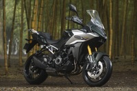 「何にでもなれる自由な存在」グランドクロスオーバー、スズキ『GSX-S1000GX』の凄みとは 画像