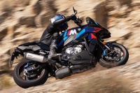 BMWモトラッドが大阪・東京モーターサイクルショー2024で『M1000XR』を日本初公開へ 画像