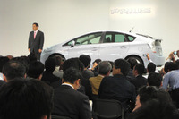 【トヨタ プリウス 新型発表】豊田副社長、利益はそこそこ 画像