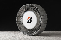 ブリヂストンが月面探査車用に新型タイヤを開発---トレッドを分割 画像