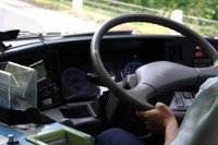 三菱ふそうが苦肉の策、工場の従業員を“出稼ぎ”でバスの運転手に［新聞ウォッチ］ 画像