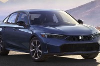 ホンダ『シビック』が新フェイスに、日本にないセダンもラインナップ…米2025年型 画像