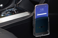 車内でスマホを快適チャージ! 新機軸携帯充電アイテムを【特選カーアクセサリー名鑑】 画像
