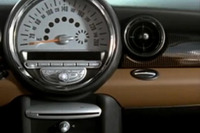 MINI 誕生50周年記念車…心くすぐる特別装備 画像