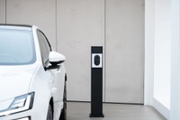 ポールスター、EVで双方向充電へ…自宅用充電ウォールボックスを欧州発売 画像