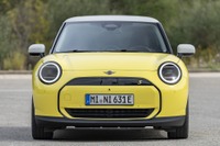MINIのEVに新仕様「クラシック」、ブラックグリルフレーム装備…欧州設定 画像