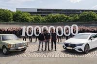 メルセデスベンツの主力工場、生産1000万台達成…EV『EQE』がラインオフ 画像