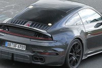 ワイドだけどマッチョじゃないポルシェ『911』、謎のプロトタイプは噂の新モデルか 画像