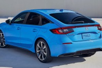 ホンダ『シビック』、米国初設定のハイブリッドは200馬力…2025年型を発売 画像