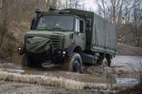 メルセデスベンツ『ウニモグ』、軍用トラック仕様出展へ…フランス防衛・安全保障展示会 画像