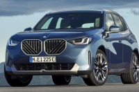 BMW X3 新型にPHEV「30e xDrive」、EVモードの航続は90kmに拡大…欧州設定 画像