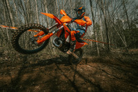 KTM、2025年モデルの「モトクロス&クロスカントリー」競技車両を日本発売 画像