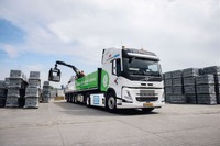 ボルボの電動トラック、5年で延べ走行8000万km達成…CO2を6万8000トン削減 画像