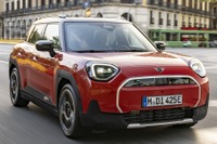 新種のMINI『エースマン』、市販モデルの姿が続々公開 航続405kmの電動SUV 画像